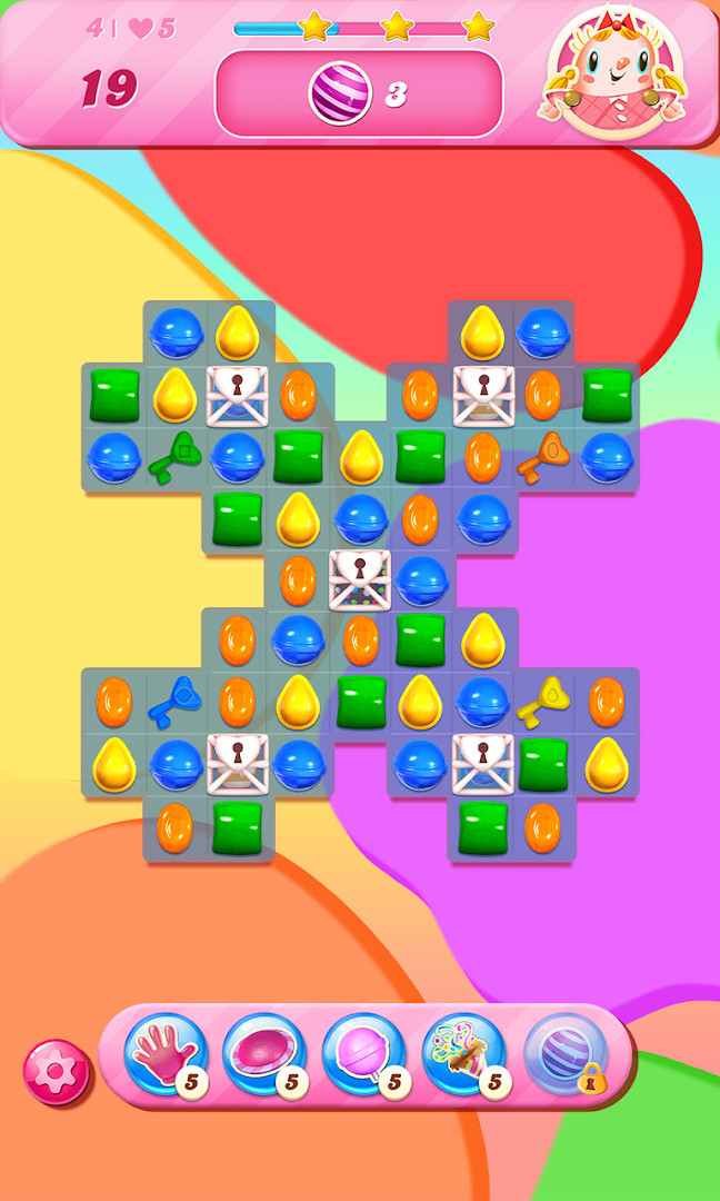 Candy Crush Saga booster selection: choosing Color Bomb, Lollipop Hammer, and Jelly Fish.
