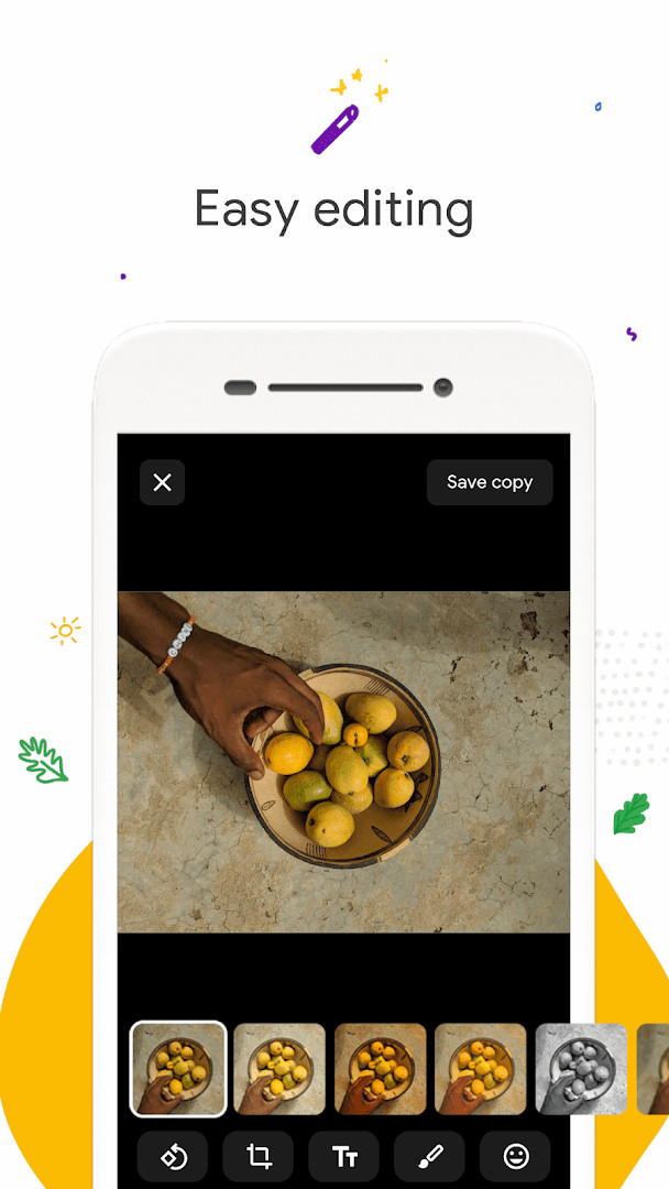 Automatic organization screen grouping photos by people, nature, and documents